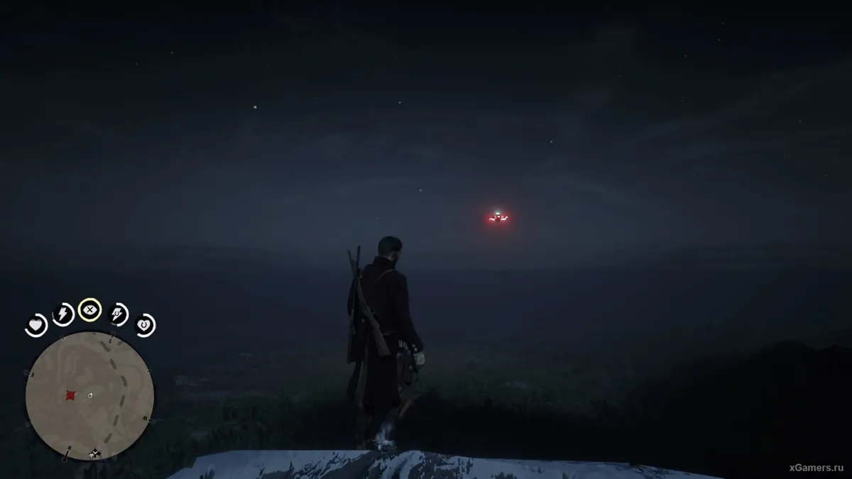 Les OVNI aux lumières rouges éclatantes sont clairement visibles à minuit.